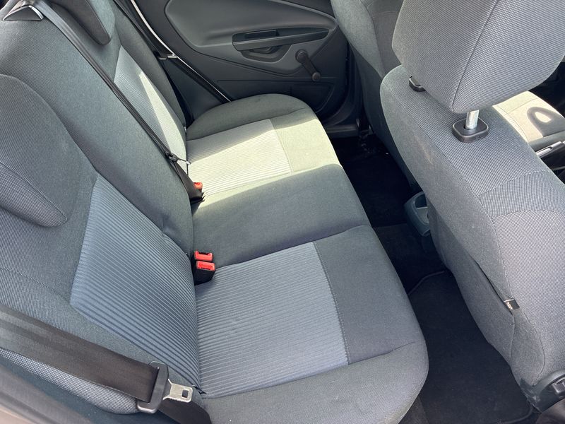 Ford Fiesta 1.25 Trend 2011 – снимка 13