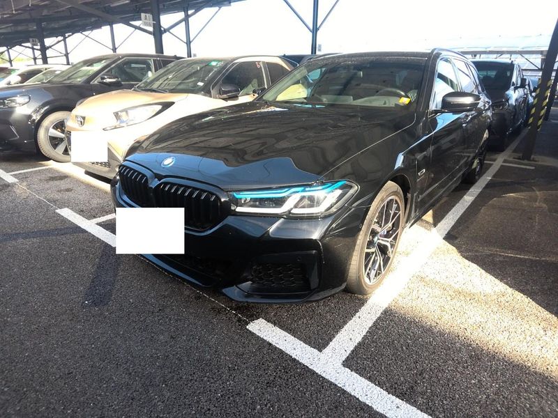 BMW 5er 530e xDrive M Sport 2023 – снимка 1