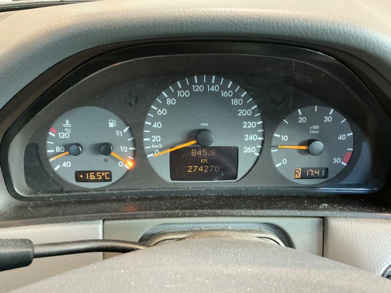 Mercedes-Benz E-Klasse E 270 CDI Avantgarde 2000 – снимка 4