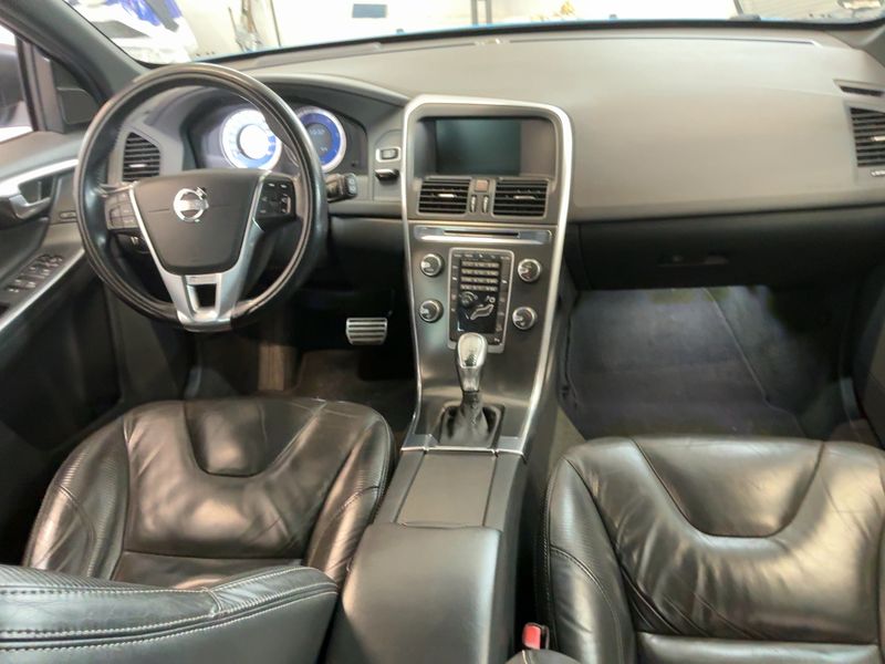 Volvo XC60 2.4 D5 Kinetic AWD 2013 – снимка 18