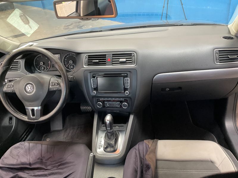 Volkswagen Jetta 1.6 TDI Sport 2010 – снимка на щета