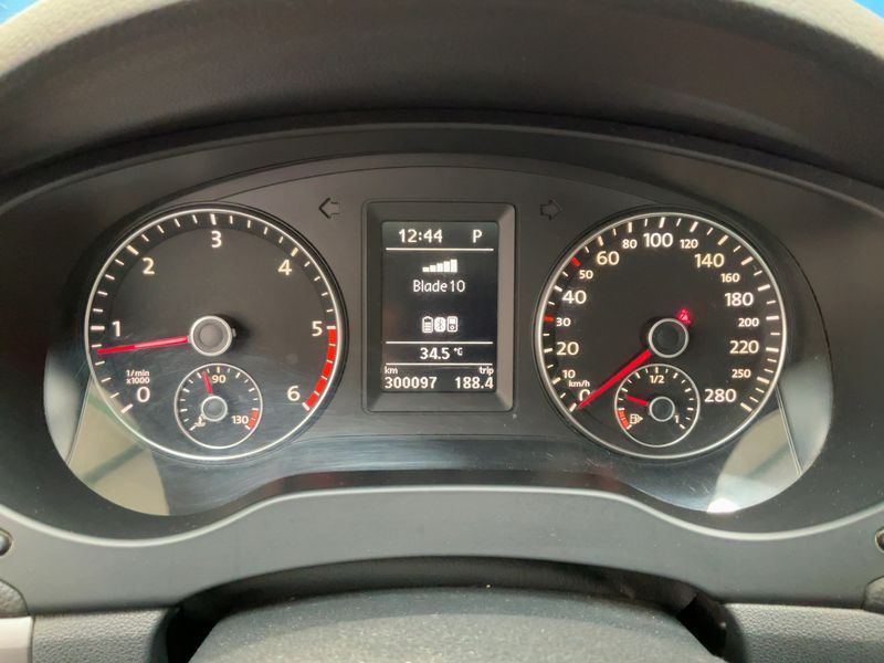 Volkswagen Jetta 1.6 TDI Sport 2010 – снимка 4