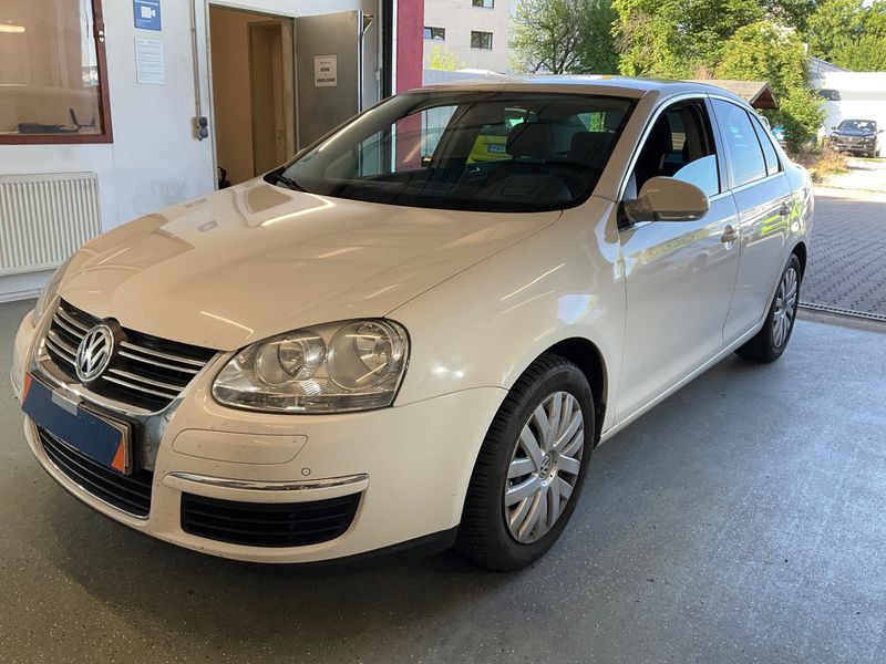 Volkswagen Jetta 1.4 TSI Comfortline 2009 – снимка 1