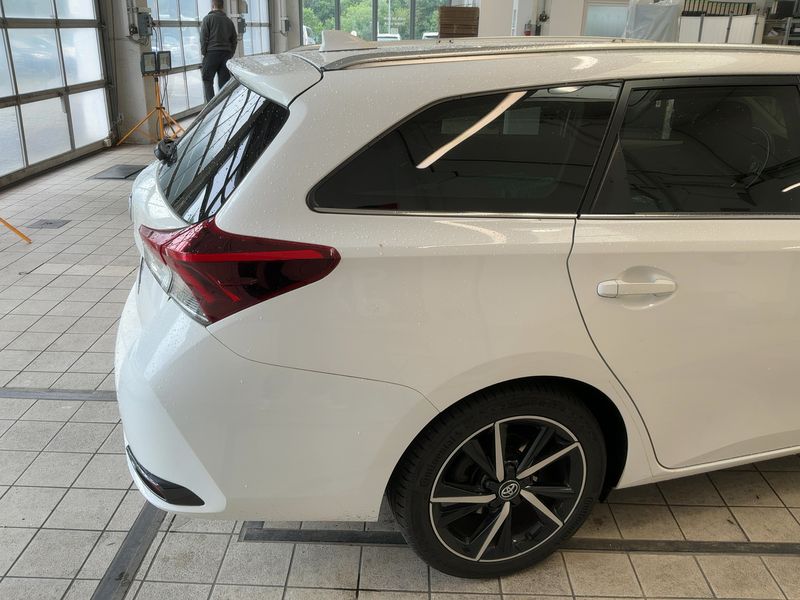Toyota Auris Touring Sports 1.2 Turbo Team D 2018 – снимка 8