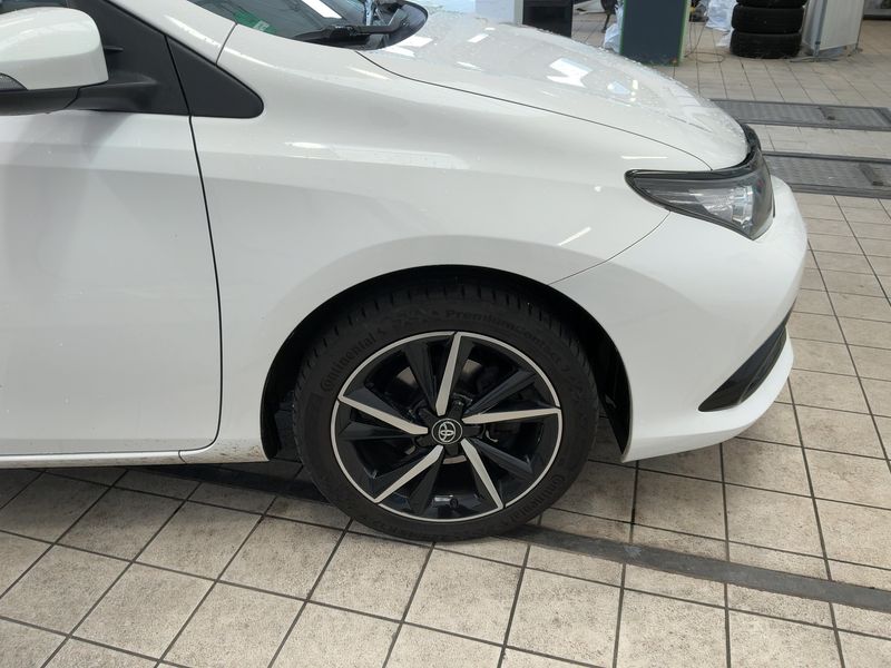 Toyota Auris Touring Sports 1.2 Turbo Team D 2018 – снимка 12