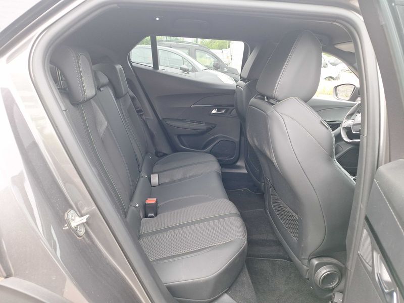 Peugeot 2008 1.2 PureTech GT 2022 – снимка 14