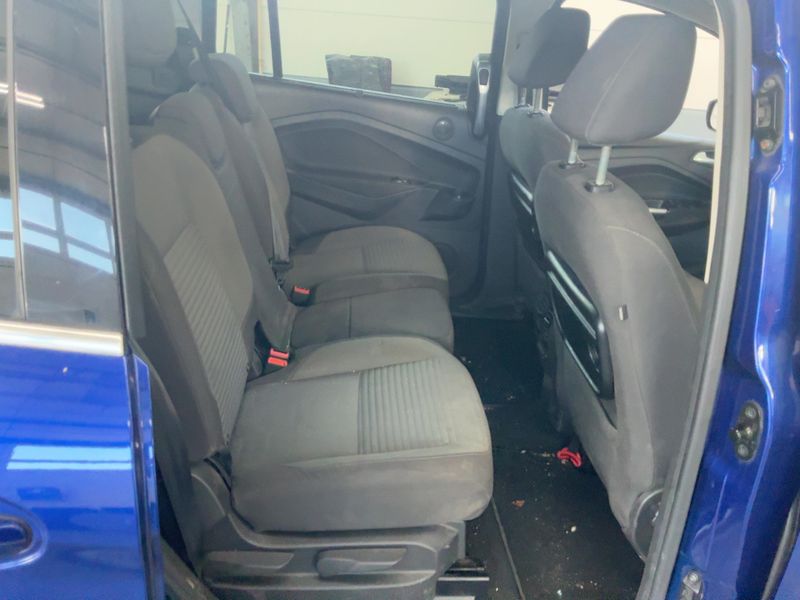 Ford Grand C-Max 1.5 TDCi Titanium 2017 – снимка 19