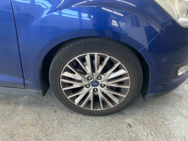Ford Grand C-Max 1.5 TDCi Titanium 2017 – снимка 11