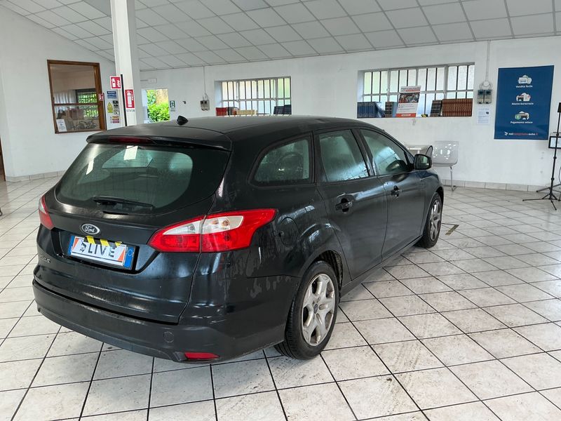 Ford Focus 1.6 TDCi 2013 – снимка 2