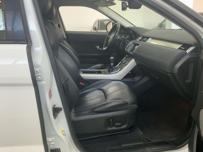 Land Rover Evoque 2.0 Td4 SE 2018 – снимка 16