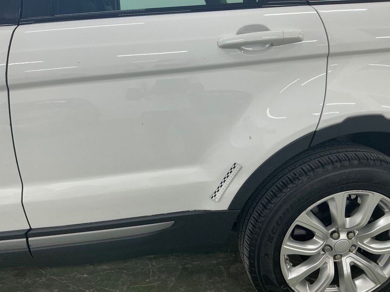 Land Rover Evoque 2.0 Td4 SE 2018 – снимка 28