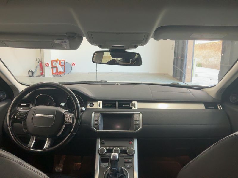 Land Rover Evoque 2.0 Td4 SE 2018 – снимка 17