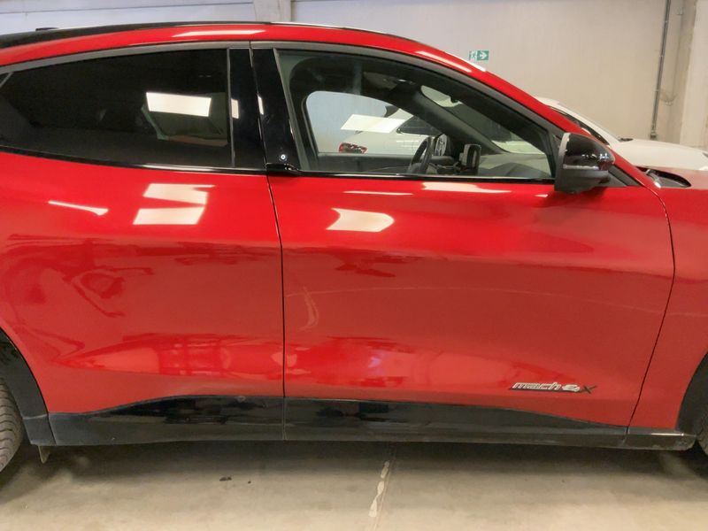 Ford Mustang Mach-E electric drive 258 kW Premium AWD 2022 – снимка 10