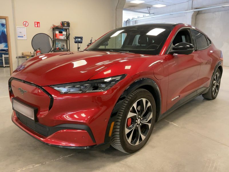 Ford Mustang Mach-E electric drive 258 kW Premium AWD 2022 – снимка 2