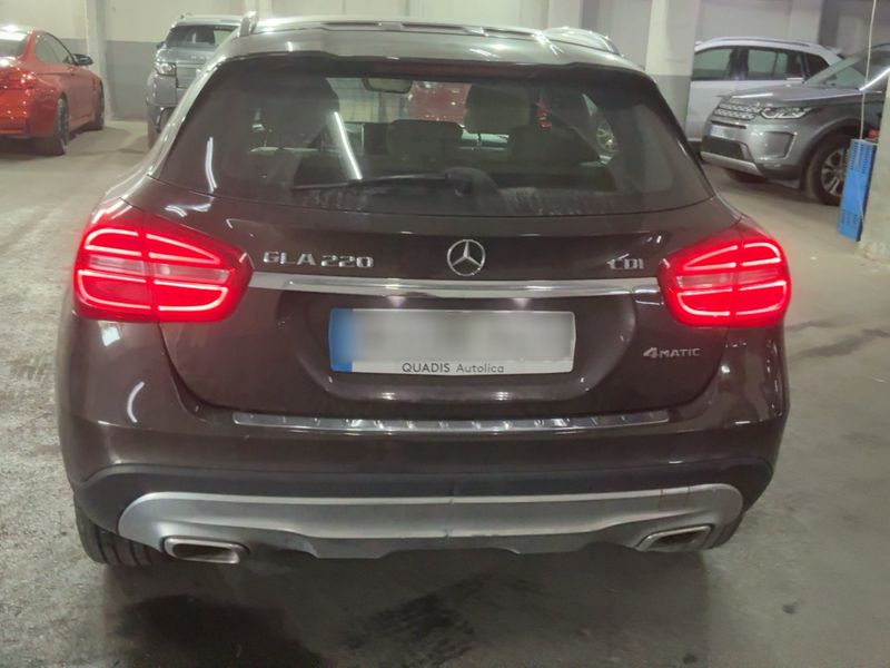 Mercedes-Benz GLA-Klasse GLA 220 d 4Matic Urban 2014 – снимка 7