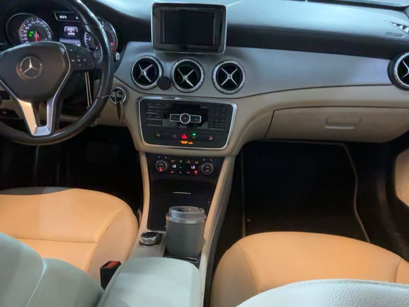 Mercedes-Benz GLA-Klasse GLA 220 d 4Matic Urban 2014 – снимка 17