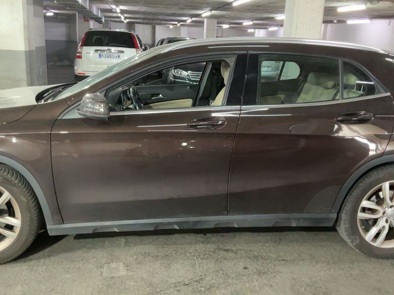 Mercedes-Benz GLA-Klasse GLA 220 d 4Matic Urban 2014 – снимка 4