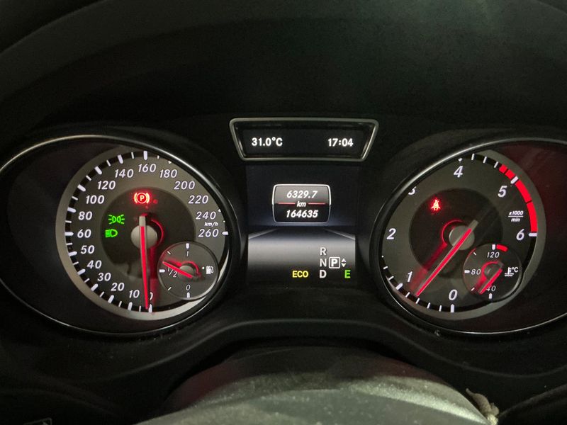 Mercedes-Benz GLA-Klasse GLA 220 d 4Matic Urban 2014 – снимка 18