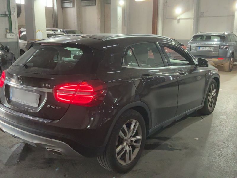 Mercedes-Benz GLA-Klasse GLA 220 d 4Matic Urban 2014 – снимка 8