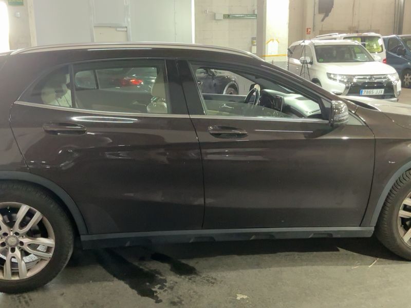 Mercedes-Benz GLA-Klasse GLA 220 d 4Matic Urban 2014 – снимка 10