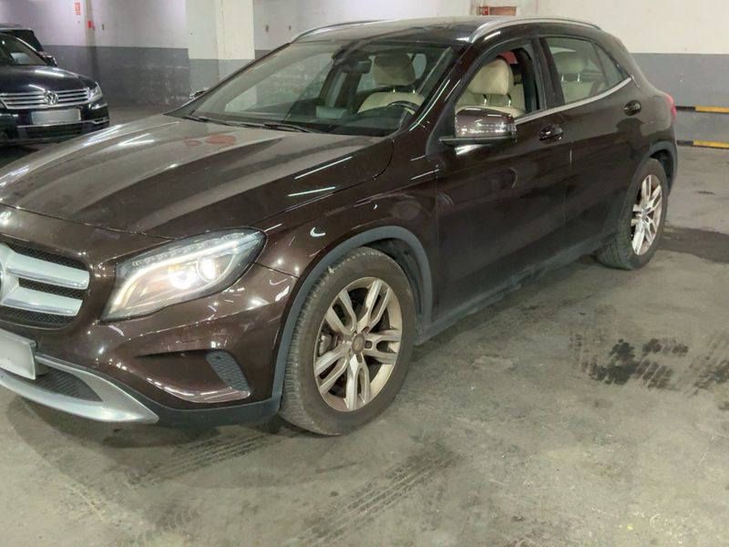 Mercedes-Benz GLA-Klasse GLA 220 d 4Matic Urban 2014 – снимка 2