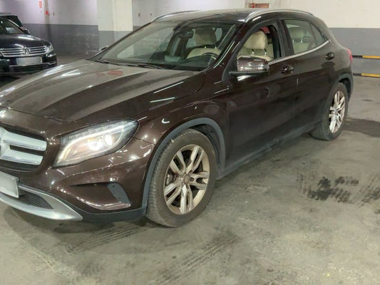 Mercedes-Benz GLA-Klasse GLA 220 d 4Matic Urban 2014 – снимка 2