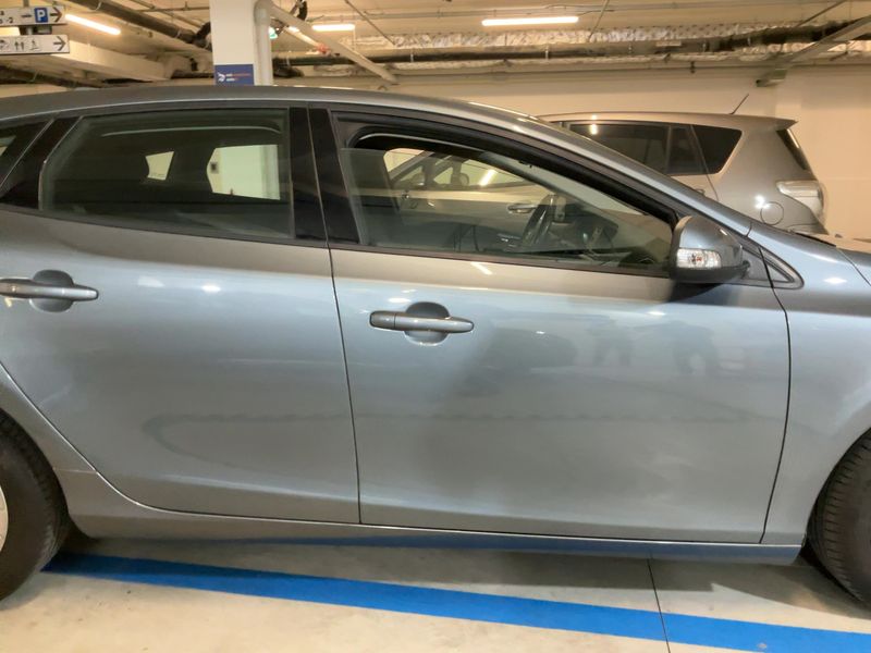 Volvo V40 2.0 D3 Kinetic 2015 – снимка 10