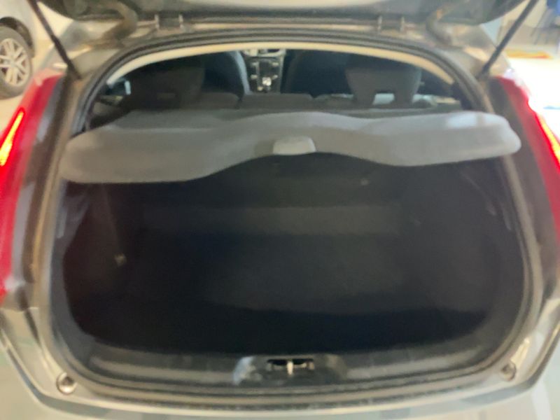Volvo V40 2.0 D3 Kinetic 2015 – снимка 15