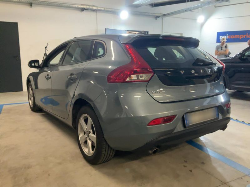 Volvo V40 2.0 D3 Kinetic 2015 – снимка 6
