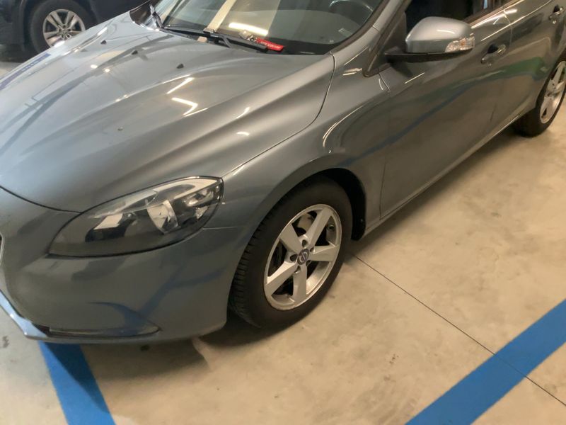 Volvo V40 2.0 D3 Kinetic 2015 – снимка 2