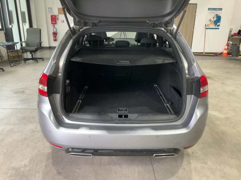Peugeot 308 2.0 Blue-HDi GT Line 2015 – снимка 15
