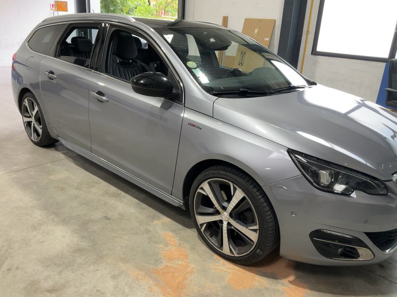 Peugeot 308 2.0 Blue-HDi GT Line 2015 – снимка 12