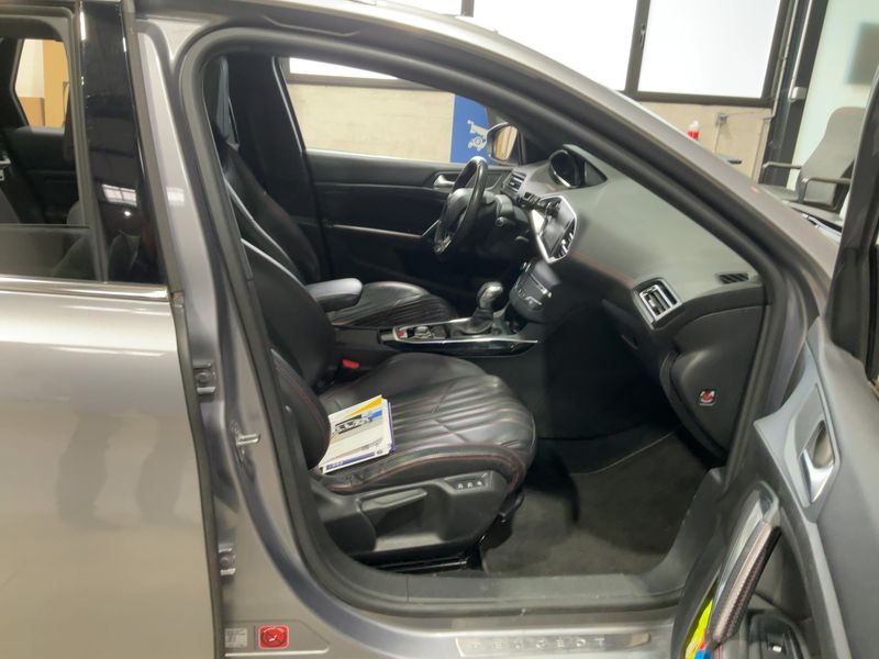 Peugeot 308 2.0 Blue-HDi GT Line 2015 – снимка 16
