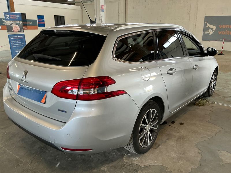 Peugeot 308 1.6 Blue-HDi Allure 2015 – снимка 2