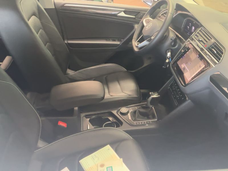 Volkswagen Tiguan 2.0 TDI Elegance 4Motion 2021 – снимка 17
