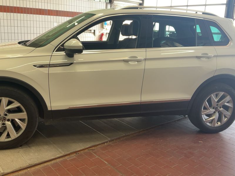 Volkswagen Tiguan 2.0 TDI Elegance 4Motion 2021 – снимка 4