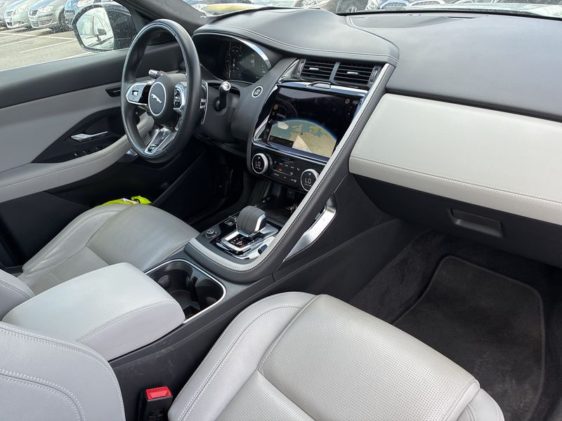 Jaguar E-Pace P300e Plug-in Hybrid R-Dynamic SE AWD 2021 – снимка 11