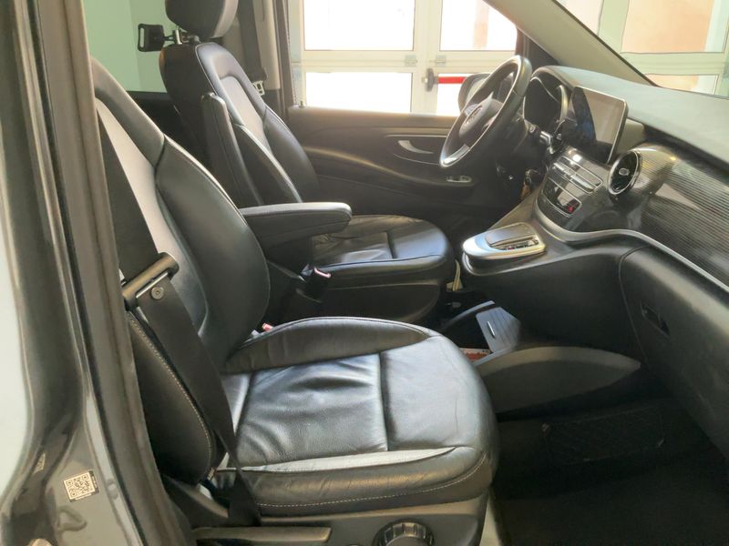 Mercedes-Benz V-Klasse V 250 d 4MATIC AVANTGARDE kompakt 2022 – снимка 16