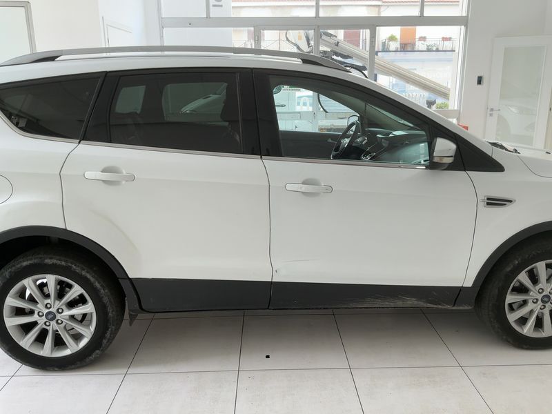 Ford Kuga 2.0 TDCi Titanium 2016 – снимка 10