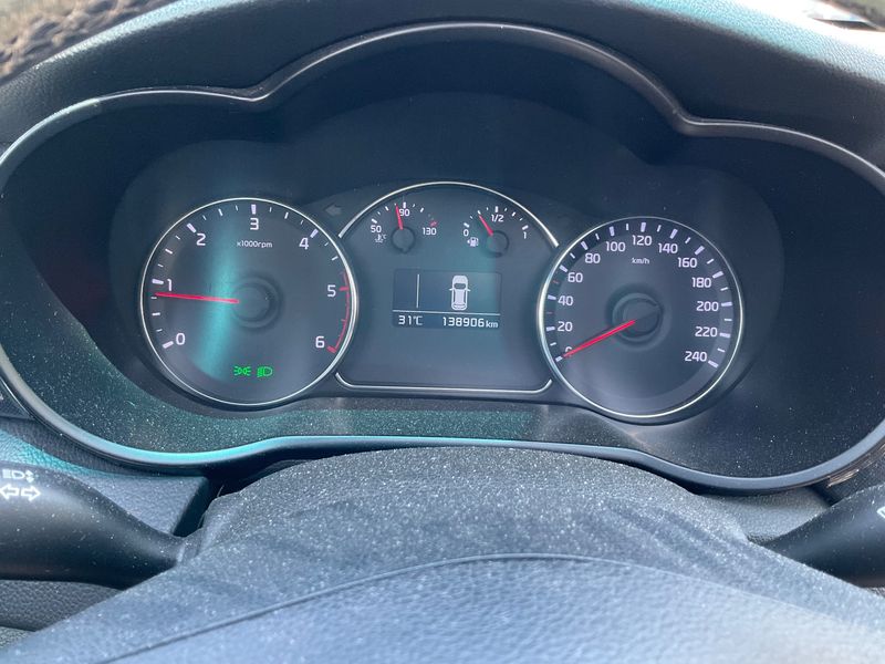Kia Carens 1.7 CRDi High tech 2015 – снимка 18