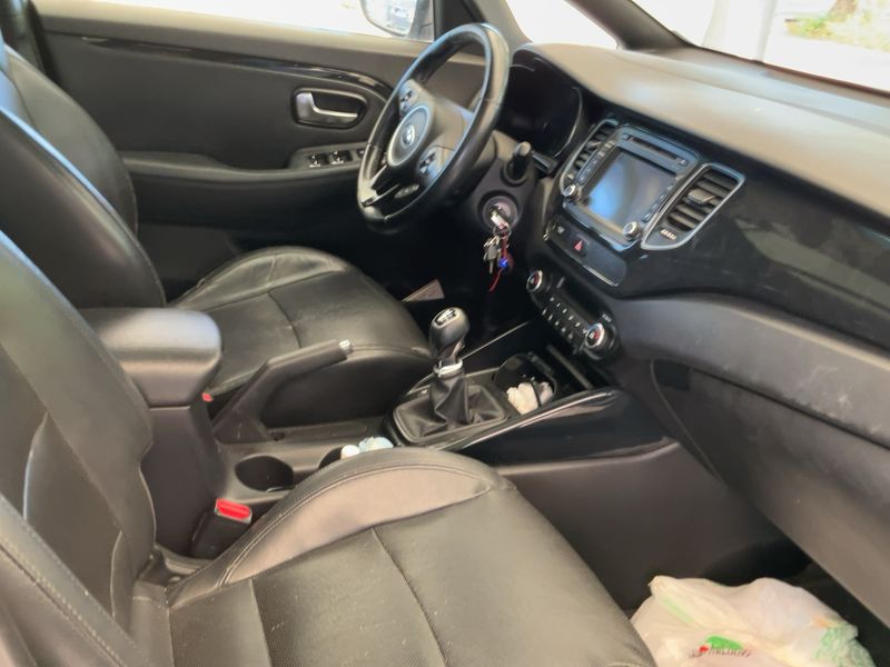 Kia Carens 1.7 CRDi High tech 2015 – снимка 16