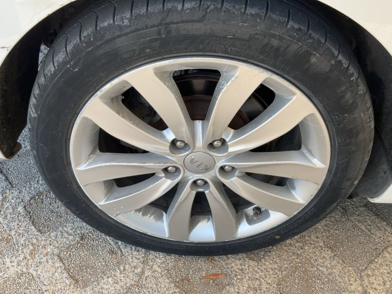 Kia Carens 1.7 CRDi High tech 2015 – снимка 9