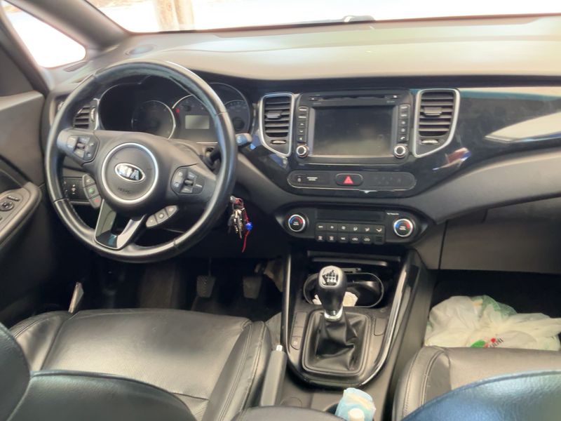 Kia Carens 1.7 CRDi High tech 2015 – снимка 17