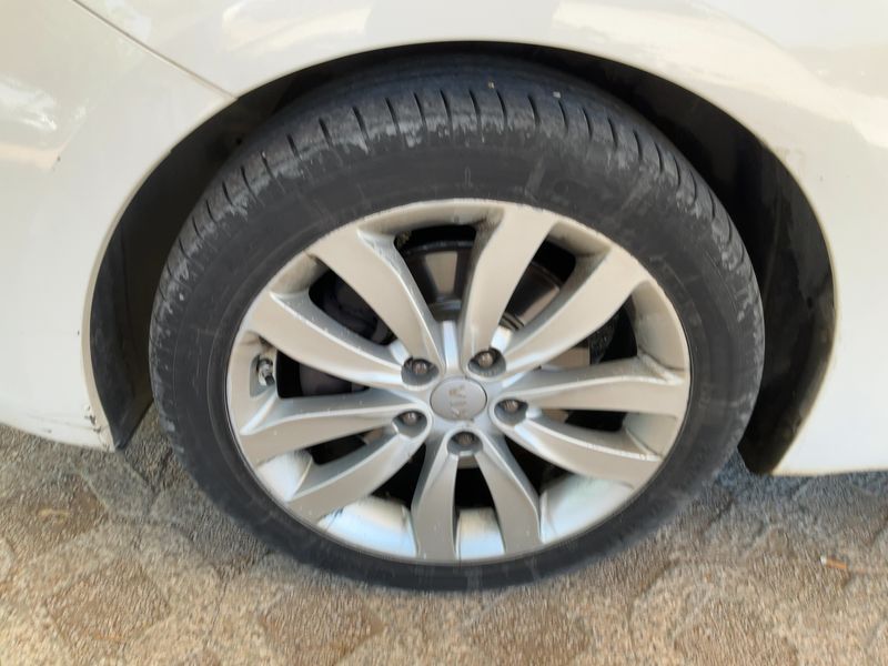 Kia Carens 1.7 CRDi High tech 2015 – снимка 3