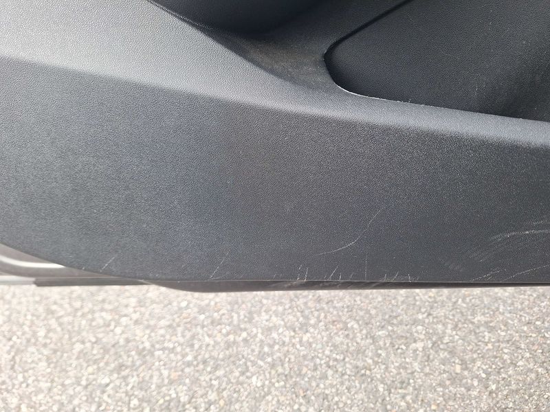Peugeot 2008 1.2 PureTech Allure 2018 – снимка 31