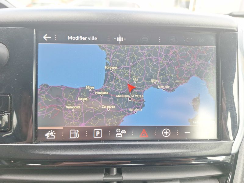 Peugeot 2008 1.2 PureTech Allure 2018 – снимка 13