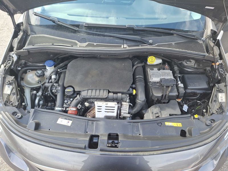 Peugeot 2008 1.2 PureTech Allure 2018 – снимка 8
