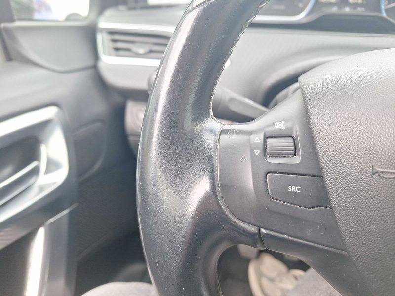 Peugeot 2008 1.2 PureTech Allure 2018 – снимка 33