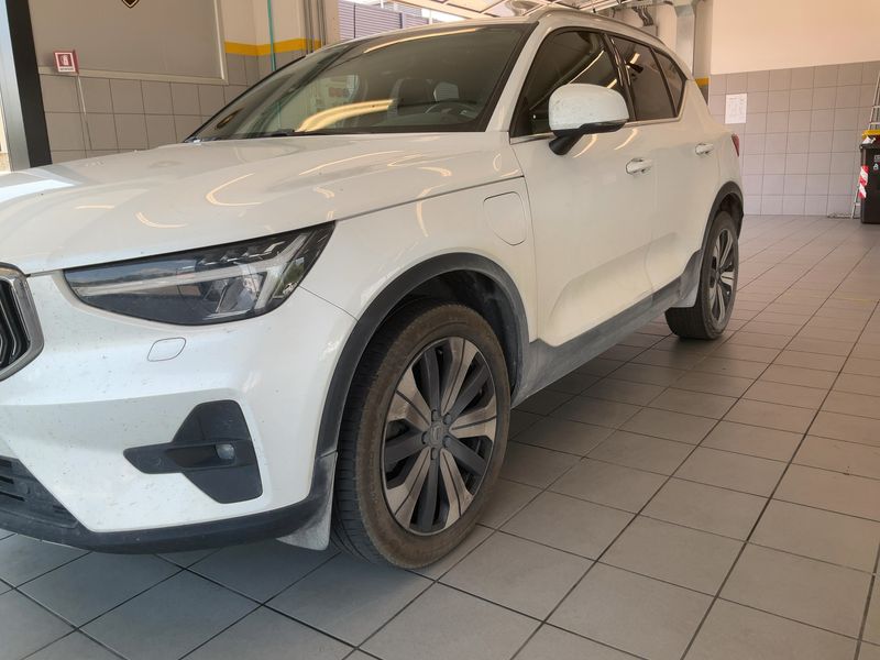 Volvo XC40 1.5 T4 Recharge Plug-in Hybrid Ultimate Bright 2WD 2022 – снимка 2