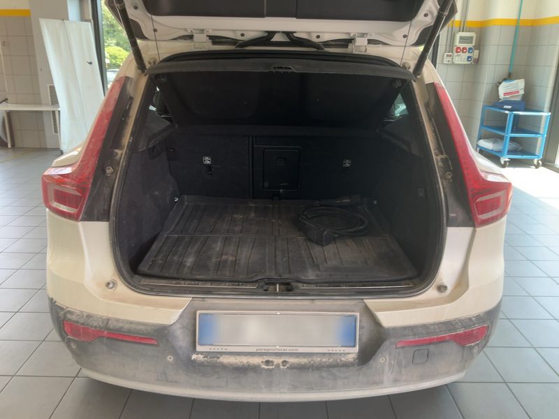 Volvo XC40 1.5 T4 Recharge Plug-in Hybrid Ultimate Bright 2WD 2022 – снимка 15